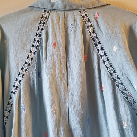 Cirana Button Up Top Womans XL Embrolidred Sky Blue Lace Insets - Picture 9 of 14